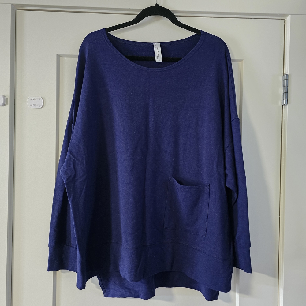 Gilmore Navy Women's Sweatshirt with Pocket